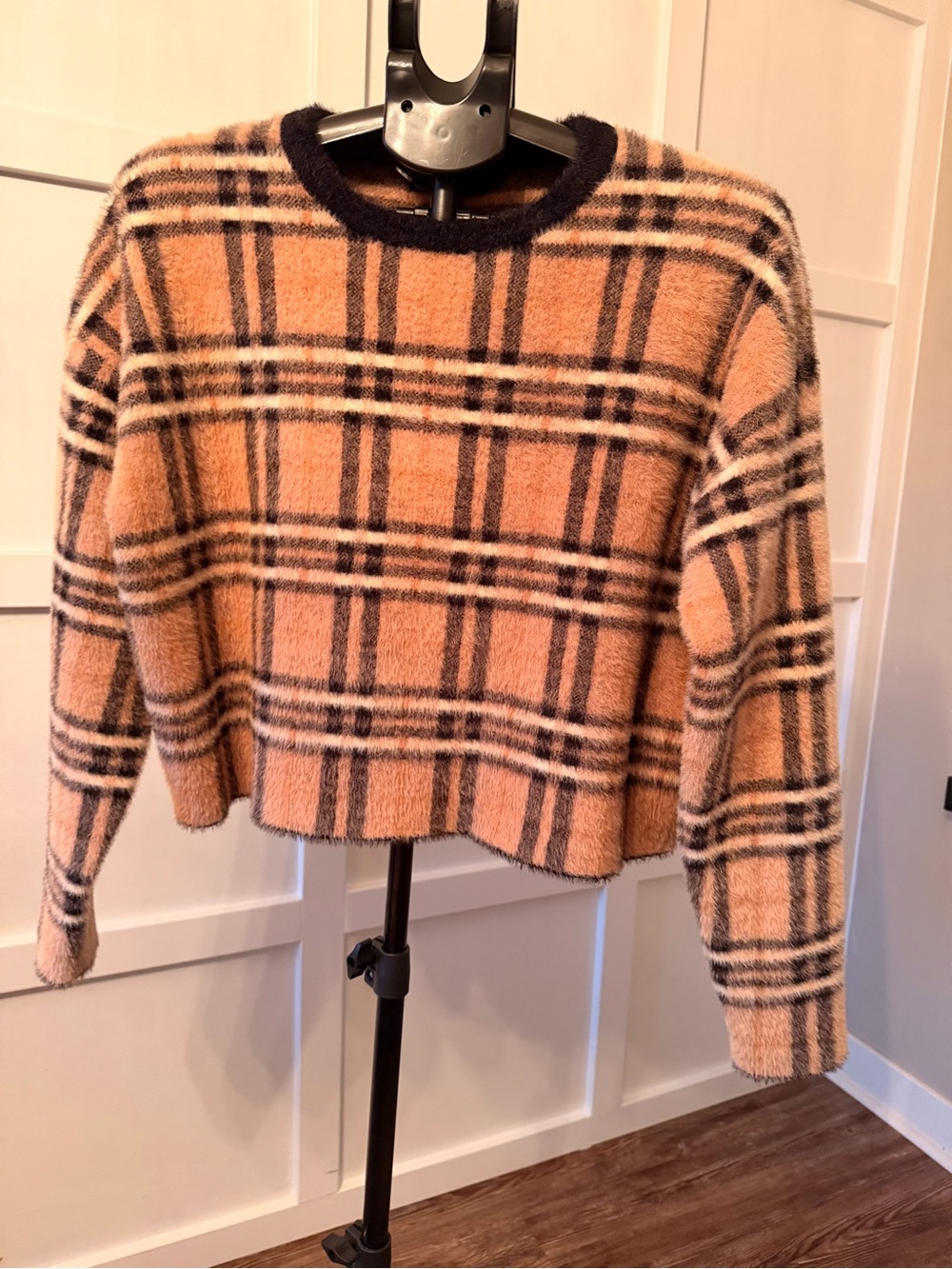 Motel Fuzzy Plaid Cropped Sweater Tan Black Size M